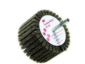 Brosse à lamelles abrasives non tissées