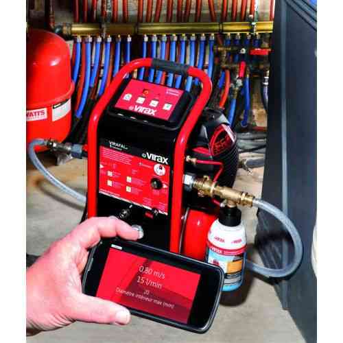 Station de désembouage VIRAFAL 1,5kW Connect avec injecteur et réducteur Virax