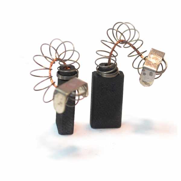 +Jeu 2 Charbons/B Et D-6,3x8x14,5